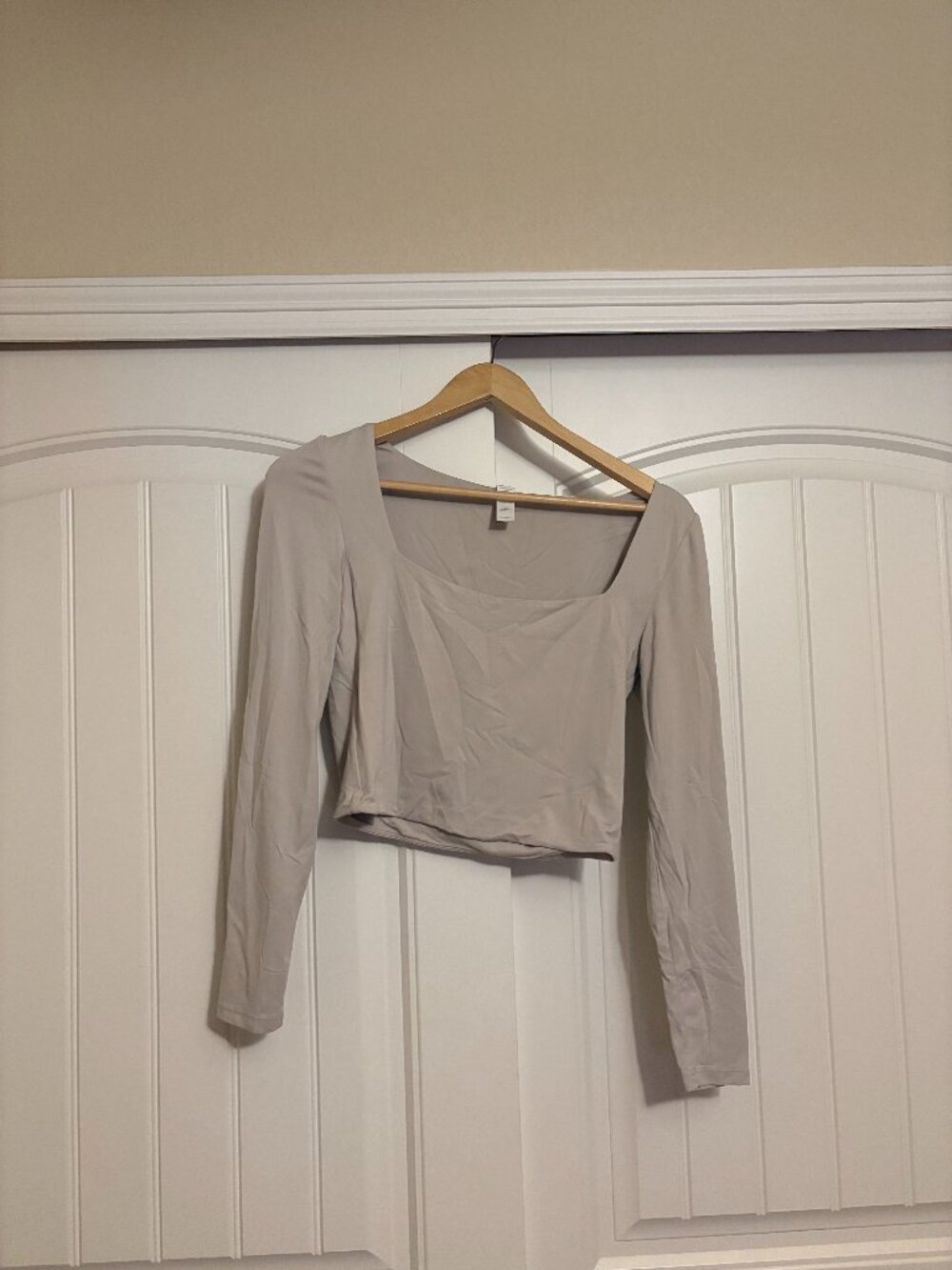 90 Degrees By Reflex Contour Olivia Crop Top Medium Light Gray Long Sleeve Nylon